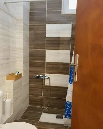 Apartment Alexandra 110, 4' From *